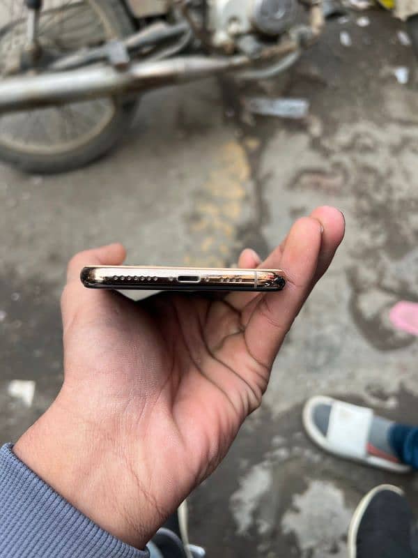 iPhone 11 pro max 6