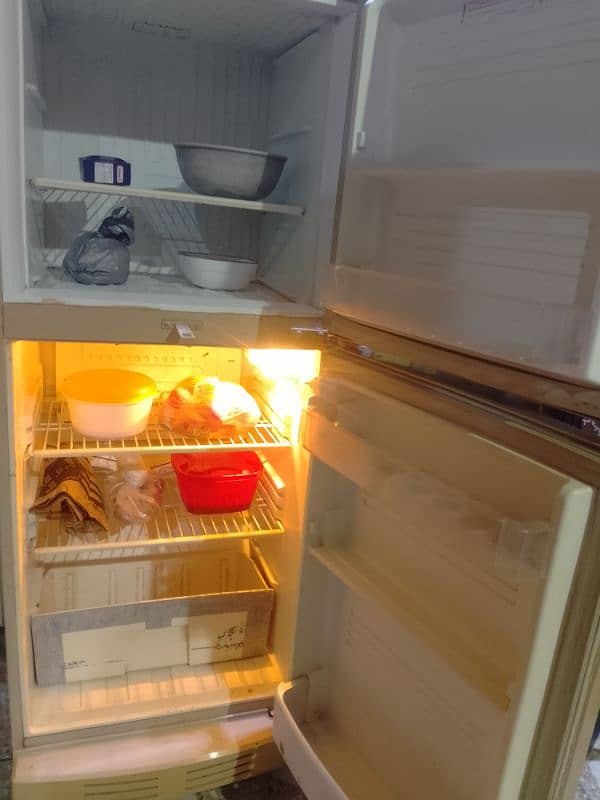 Pel Fridge For Sale, in good condition, neat and clean condition 2