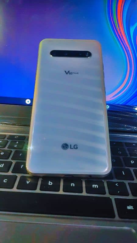 LG v60 thinq 5g 1