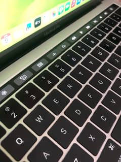 MacBook Pro 2019 13inch | TouchBar