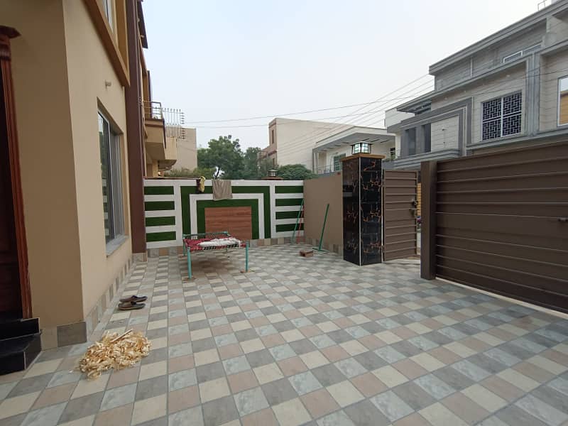 10 Marla Nasheman-e-Iqbal Housing Society Phase 1 for Sale Very Beautiful Luxury Brand New Spanish House Near Park, Commercial Market, Very Super Hot Location Easy Access Through Main Boulevard Road 2