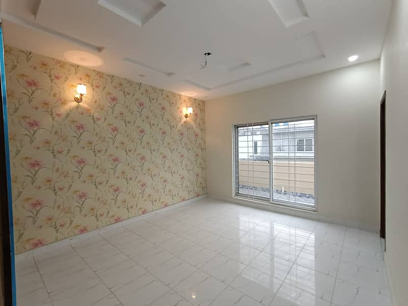 10 Marla Nasheman-e-Iqbal Housing Society Phase 1 for Sale Very Beautiful Luxury Brand New Spanish House Near Park, Commercial Market, Very Super Hot Location Easy Access Through Main Boulevard Road 41