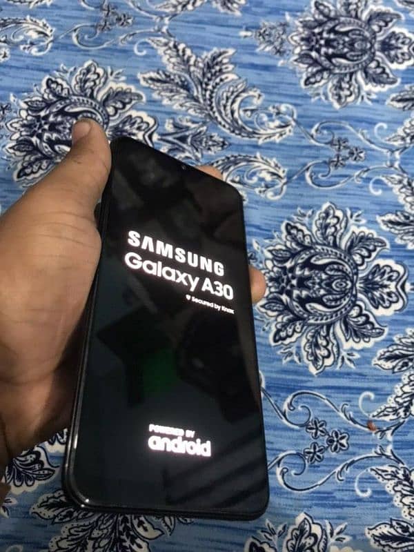 Samsung Galaxy A30 4/64 official pta 1