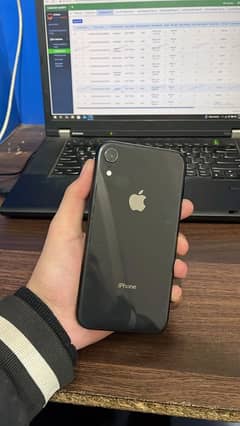 iPhone xr 64 GB 03230916581 my what'sap