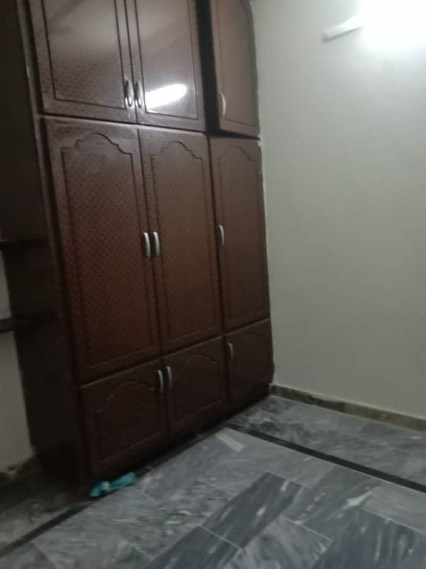 Ghouri town pH 4b first floor water electrity Available 1