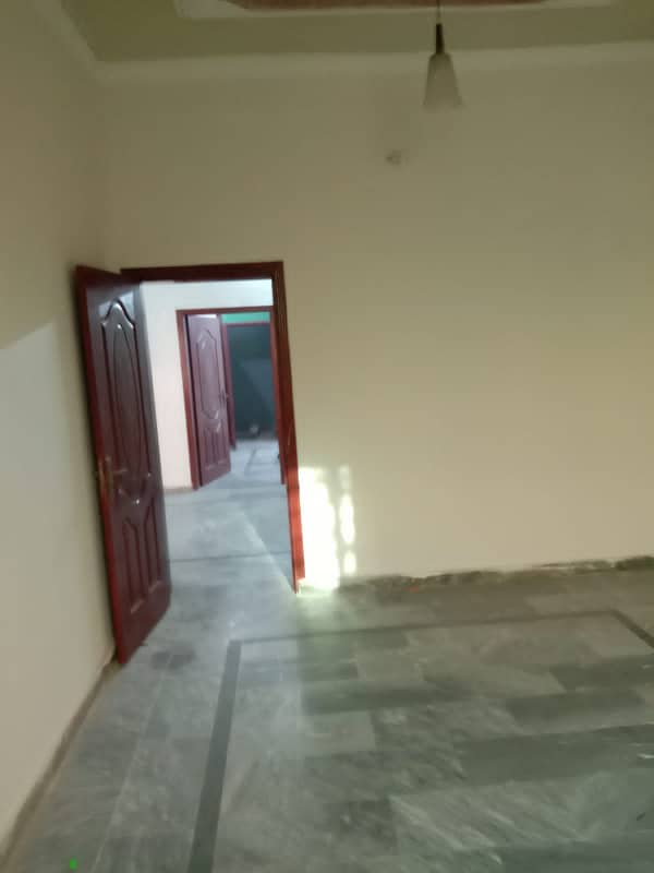 Ghouri town pH 4b first floor water electrity Available 4