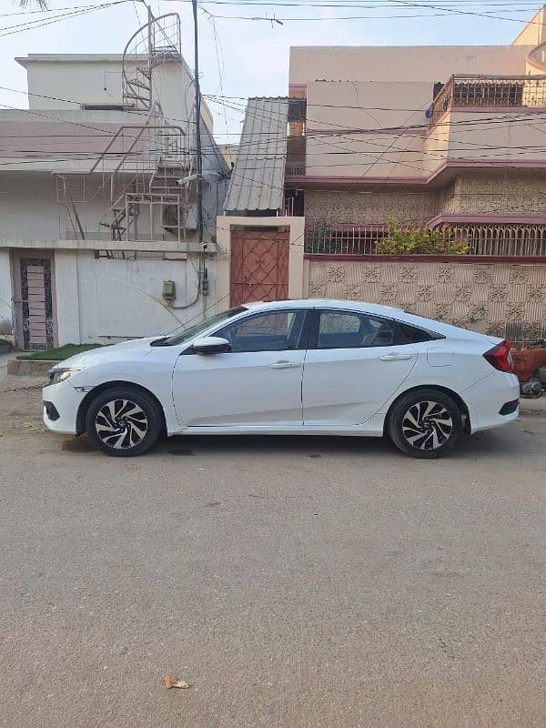 Honda Civic Oriel 2018 4