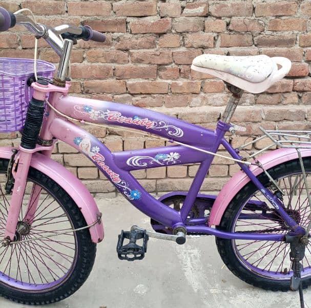 Girls bicycle in good condition 1