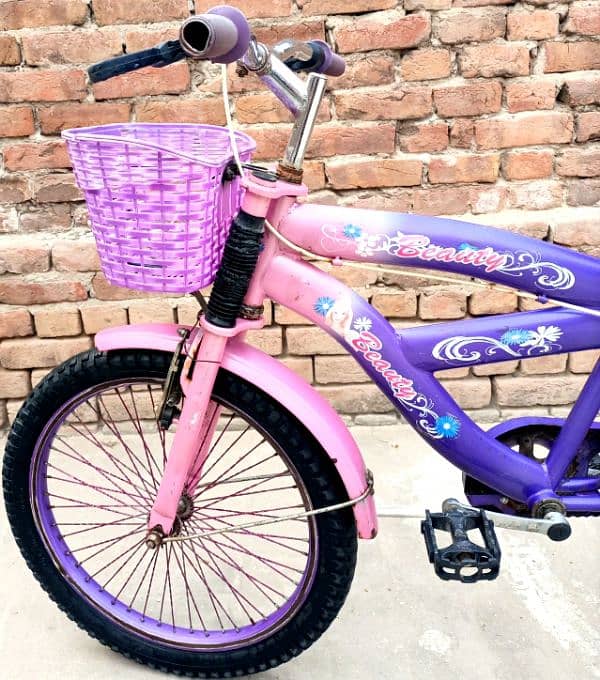 Girls bicycle in good condition 4