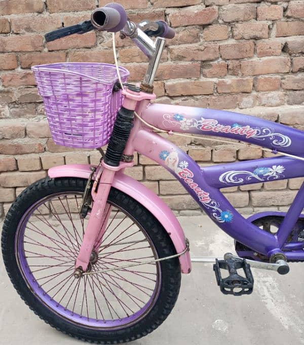 Girls bicycle in good condition 5