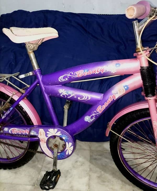 Girls bicycle in good condition 6