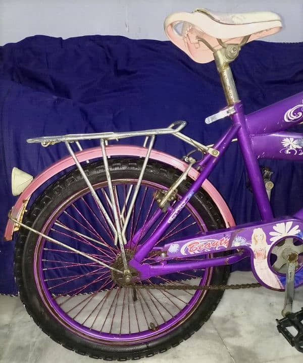 Girls bicycle in good condition 7