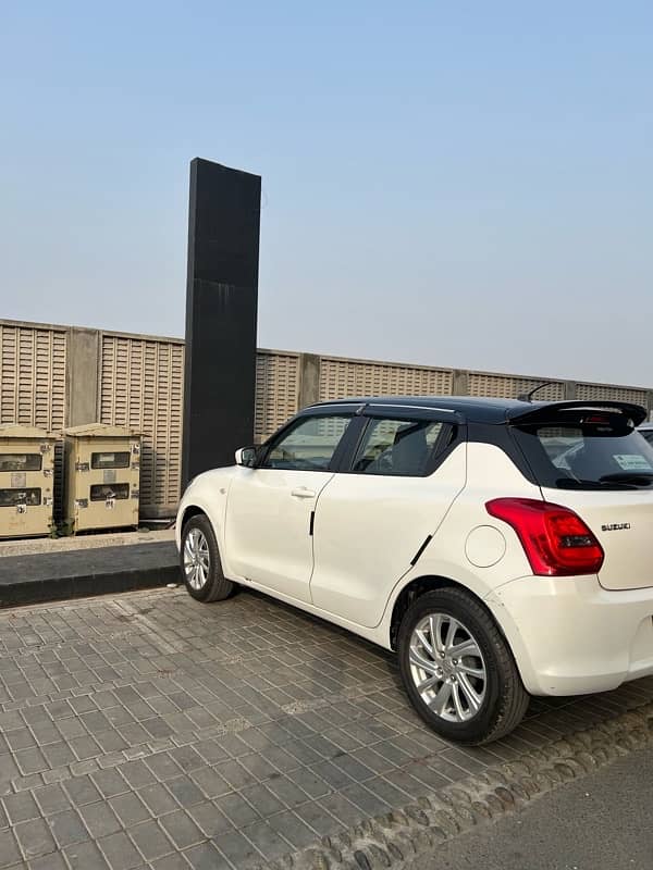 Suzuki Swift GL CVT 2022 2