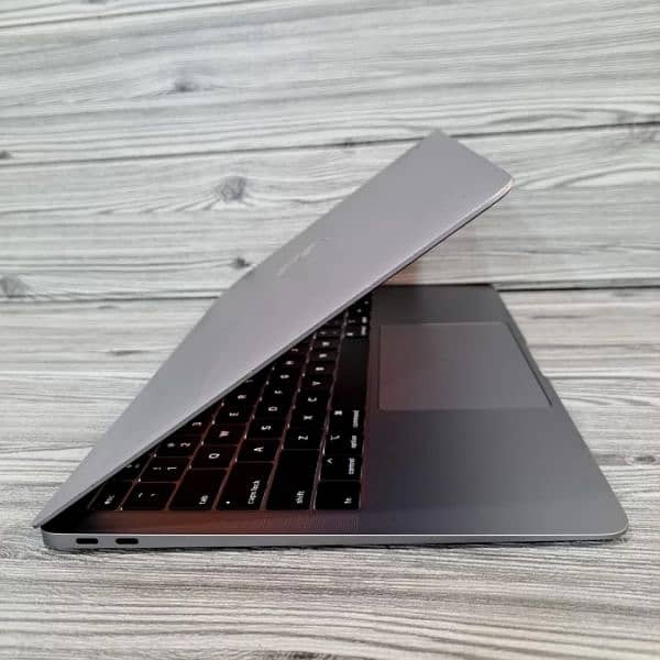 MacBook Air 2019 4