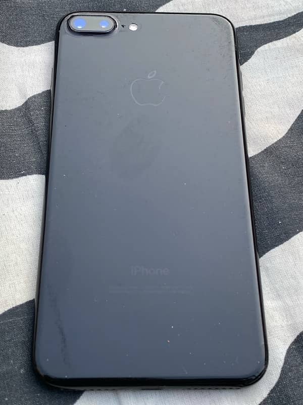 iPhone 7 plus 128gb. 1