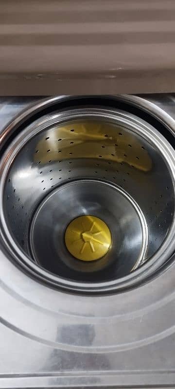 Asia spinner dryer in 10/10 condition only 7,8 months used 1