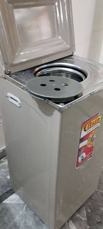 Asia spinner dryer in 10/10 condition only 7,8 months used 3