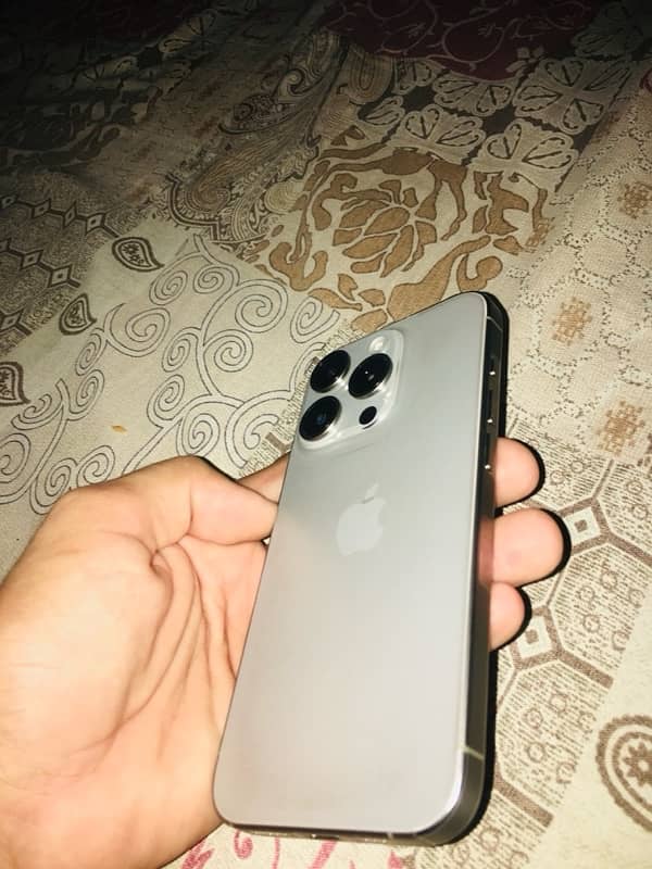 Iphone 15 pro 1