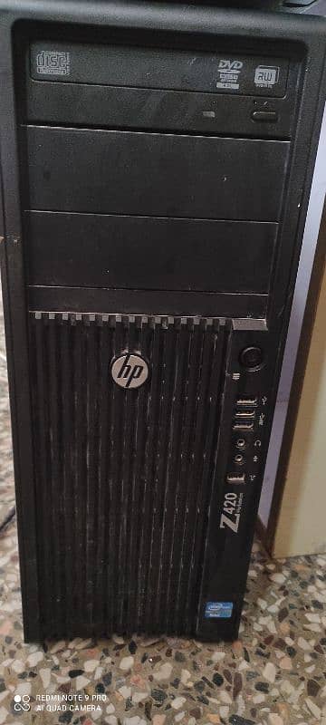 HP Z420 COMPUTER 0