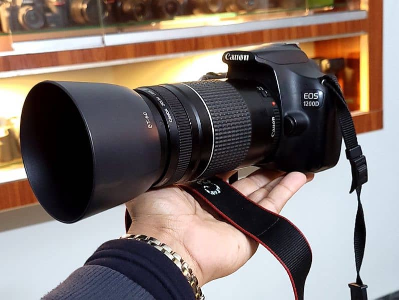 dslr Canon 1200d with Canon 75-300mm (10/10++) 0