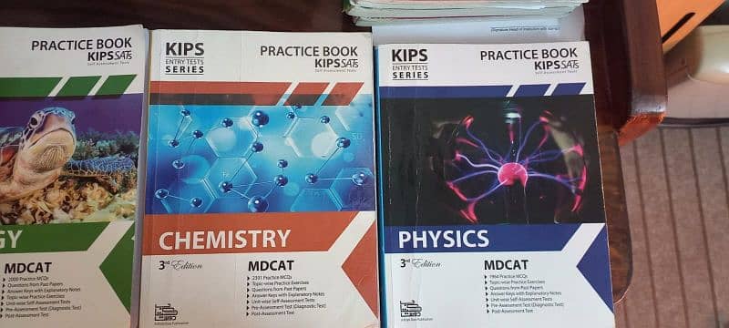 COMPLETE MDCAT STUDY SET, BOOKS, HAND WRITTEN NOTES AND MUCH MORE 1