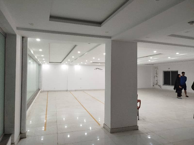 12 marla commercial first floor for rent bahria town Lahore 1