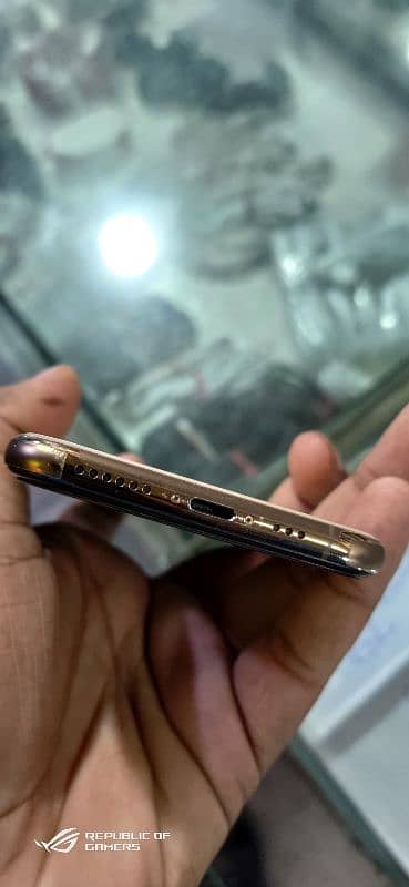 Apple Iphone XS (FU) 256 GB 5