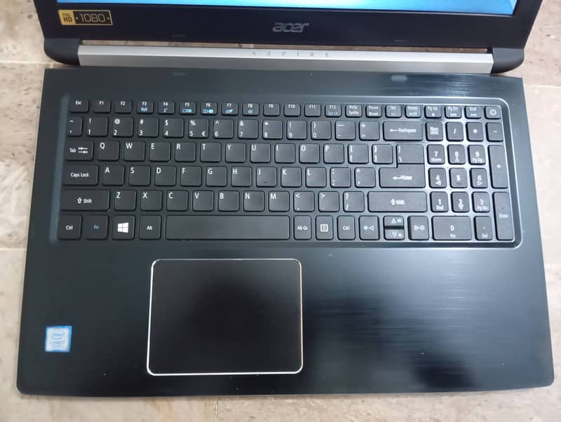 Acer Aspire A515-51, core i7 (7th generation)8gb DDR4,256 gb SSD 4