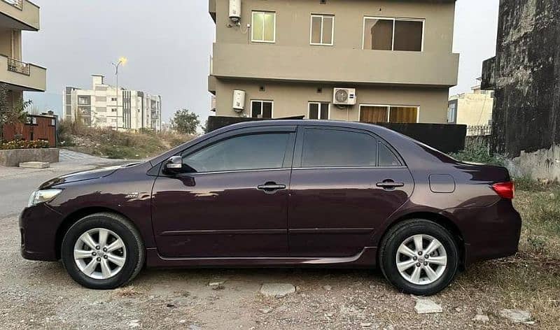 Toyota Corolla Altis 2013 4