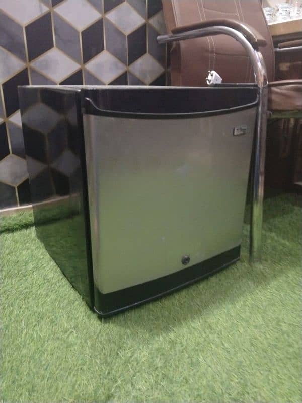 mini fridge national 4