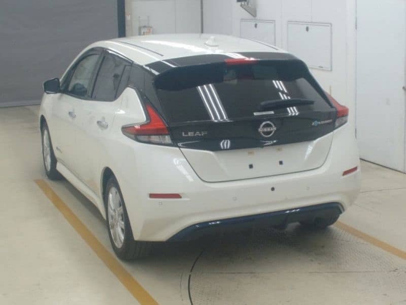 Nissan Leaf 2021 3