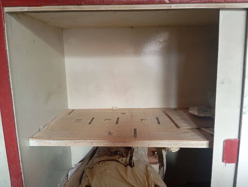 Strong Cresent sheet cabinet, Shelf rack 9