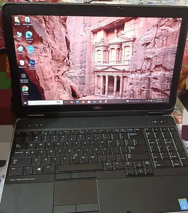 dell core i7 4th generation laptop in very neat condition 1