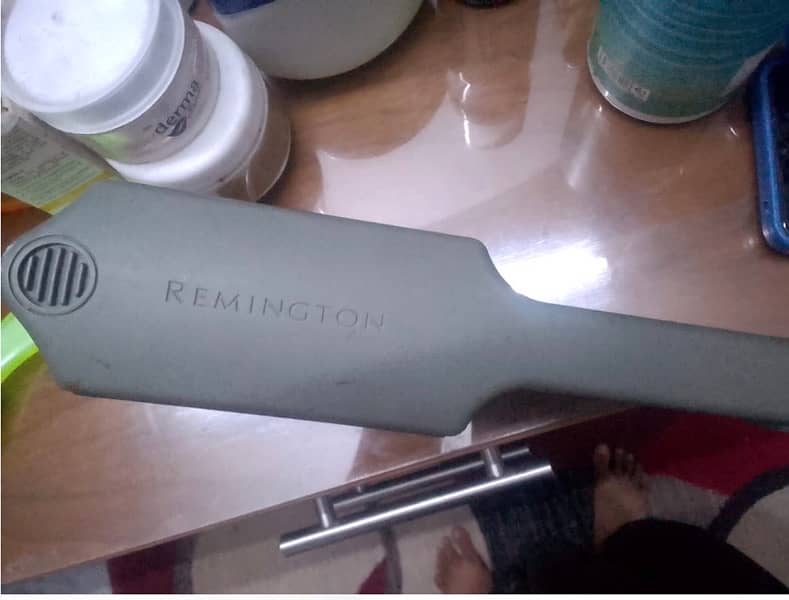 Remington hair straightener 1