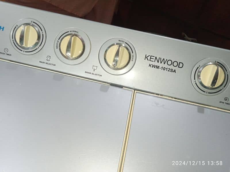 Kenwood washing machine twin tub model number KWM-1012SA 1