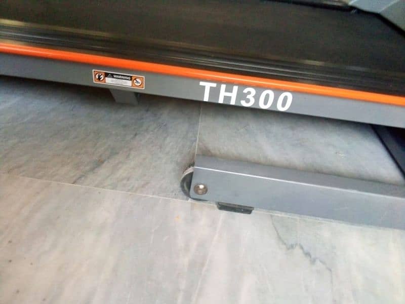 Treadmil Slim Line 1.5 hp motor 1