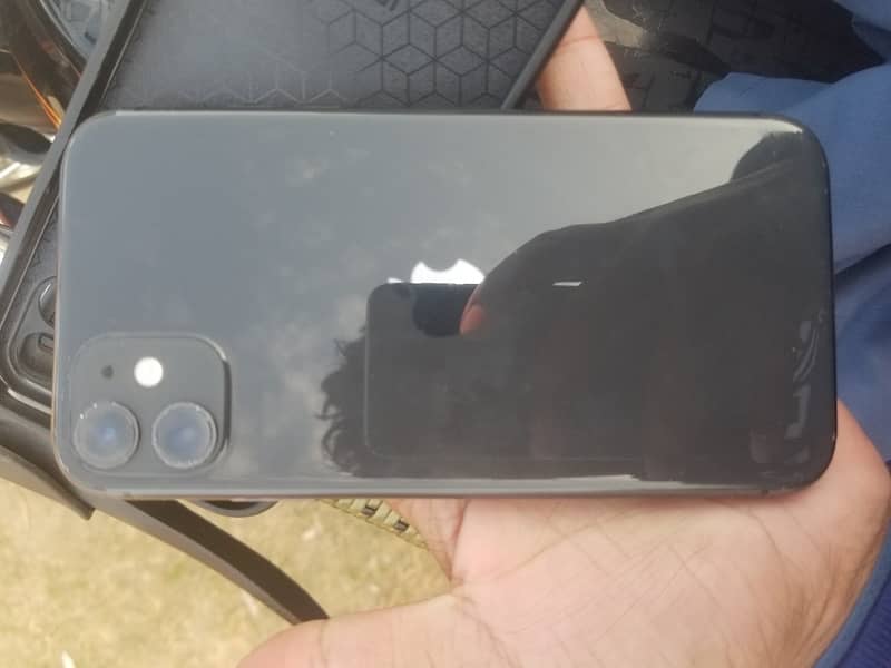 iPhone 11 jv (sim locked )   urgent for sale 1