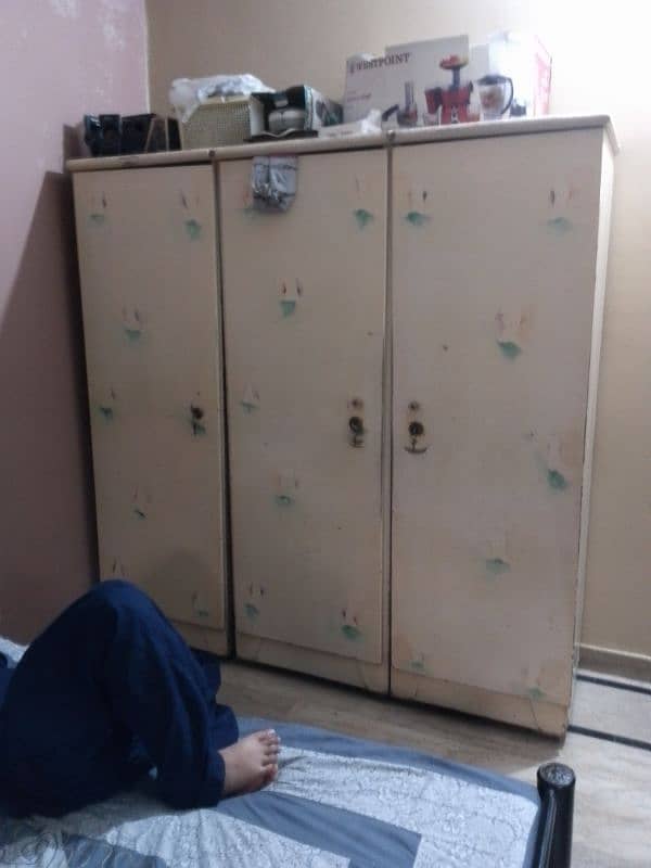 3door cupboard 0