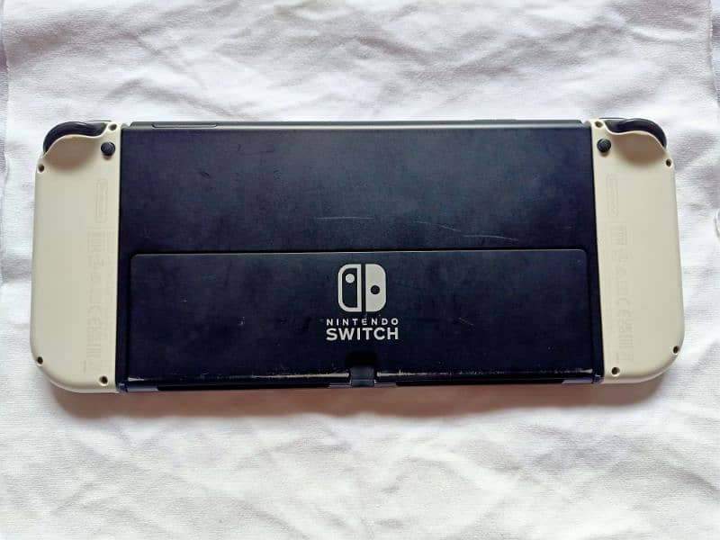 NINTENDO SWITCH OLED 4