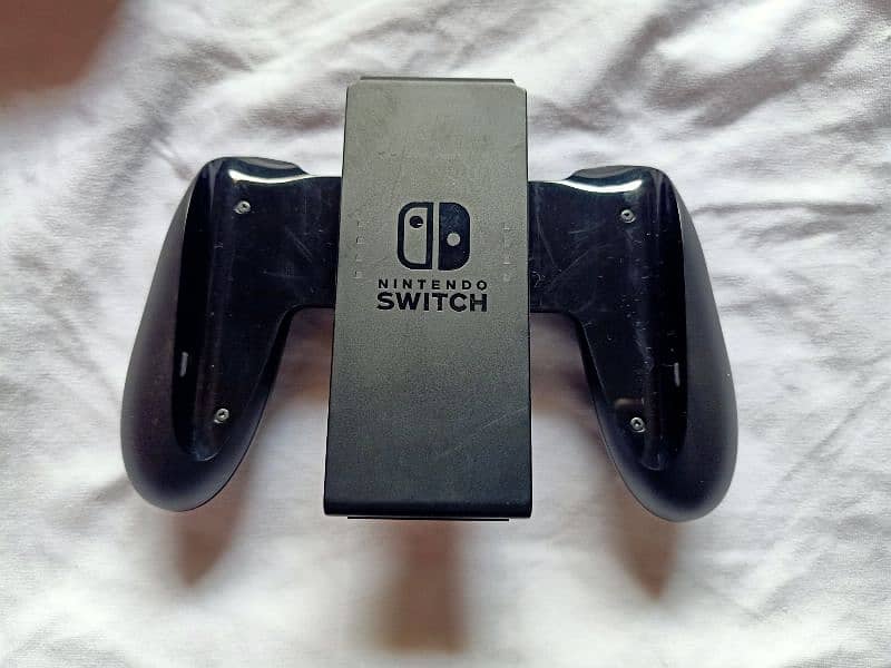 NINTENDO SWITCH OLED 9