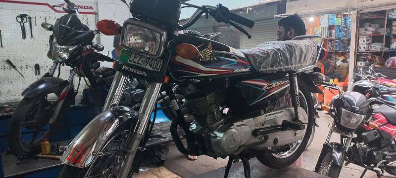 Honda CG 125 2019 Model Black 1