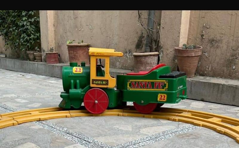 Electric train for kids (Pegperego) 0