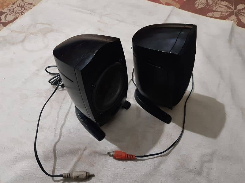 Edifier 2.1 sound system good condition 17