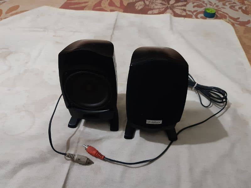 Edifier 2.1 sound system good condition 18