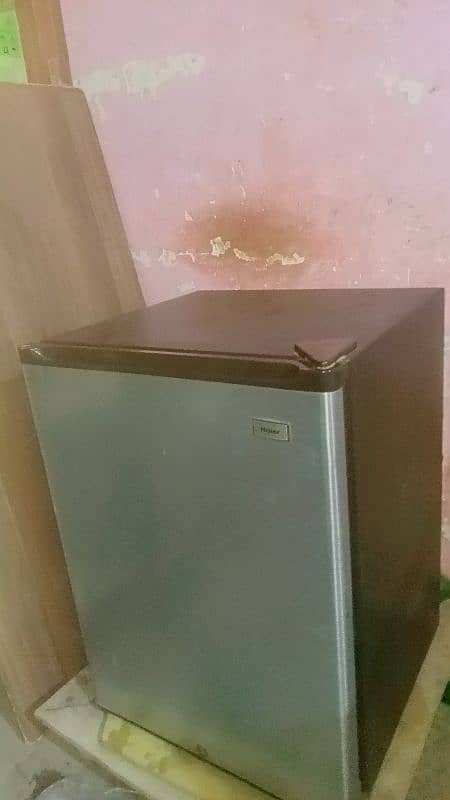 mini refrigerator good condition 1