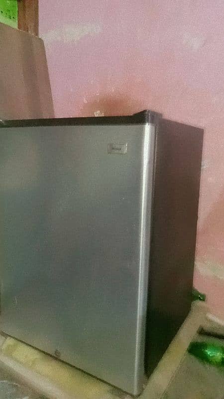 mini refrigerator good condition 3