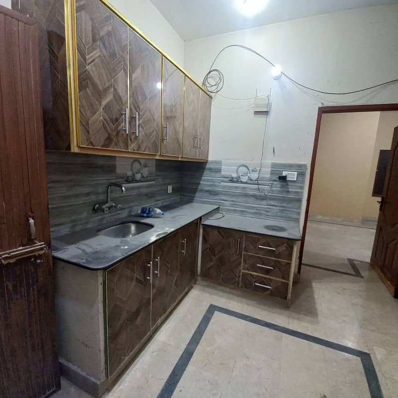 2 Marla Half Tripple Storey House For Sale In Tariq Road Garhi Shahu Beautiful Location 5