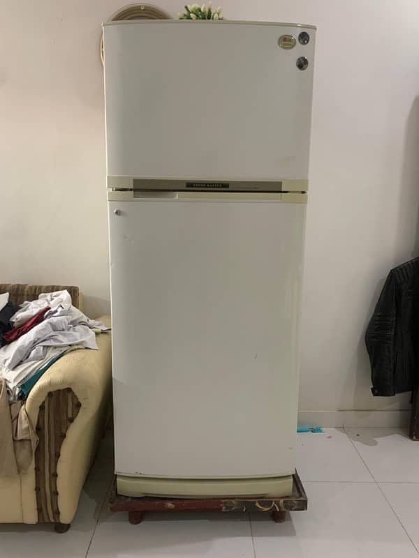 LG 2 door No Frost Fridge 16 cubic ft 2