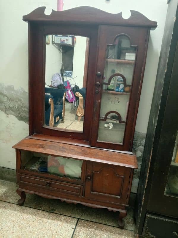 I want to sell my dressing table in good condition no damage no broken 0