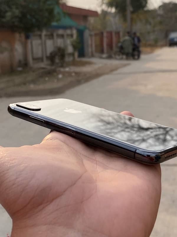 Apple iPhone X 1